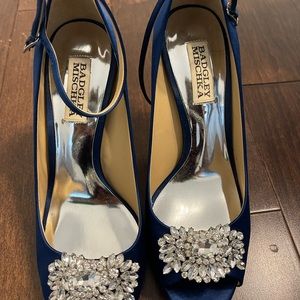 Beautiful blue Badgley mischka shoe only wore once.